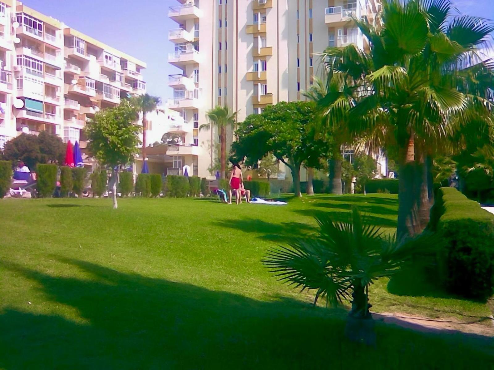 Luxury Suites Sunset Beach Benalmadena Bagian luar foto
