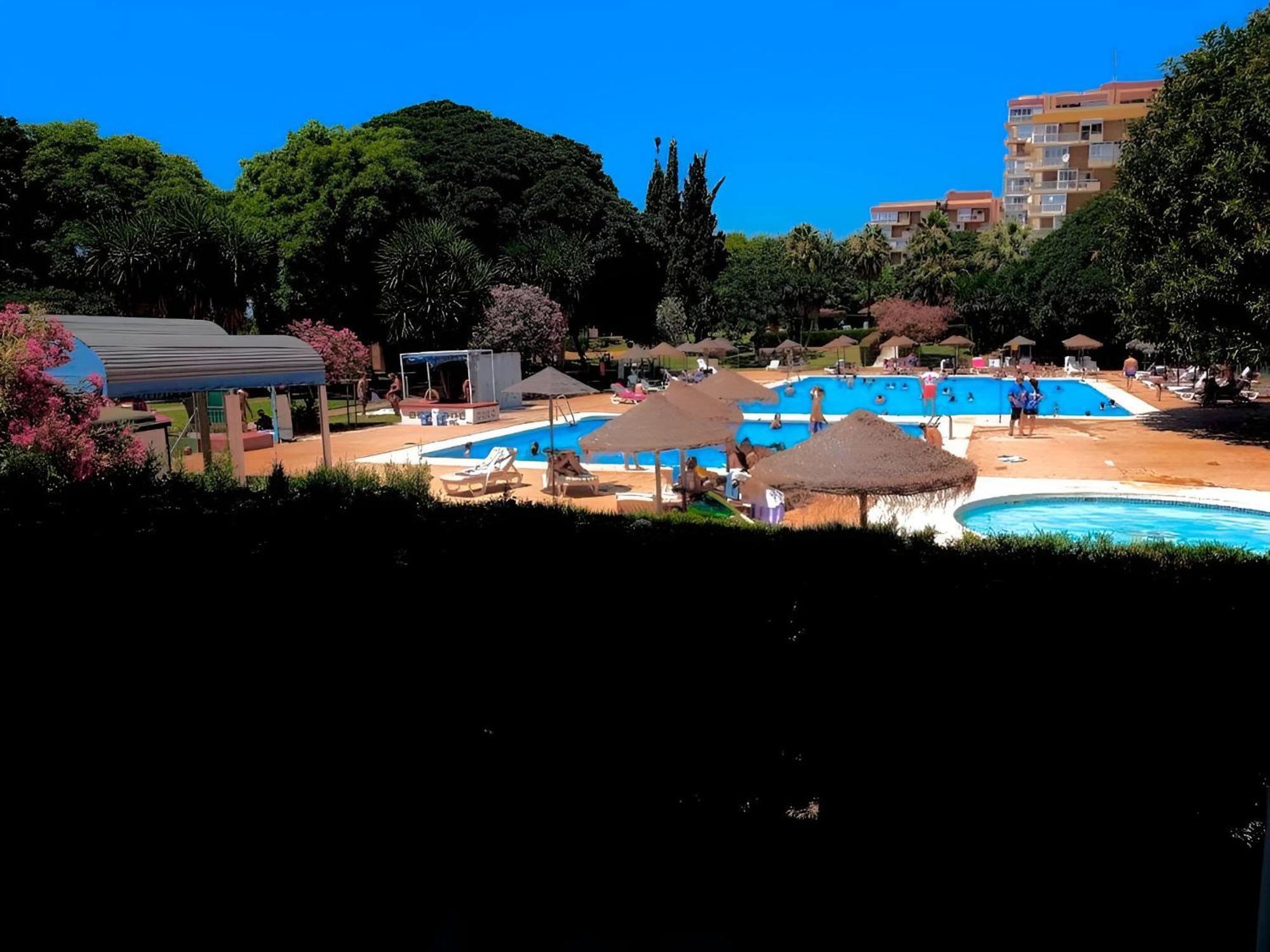 Luxury Suites Sunset Beach Benalmadena Bagian luar foto