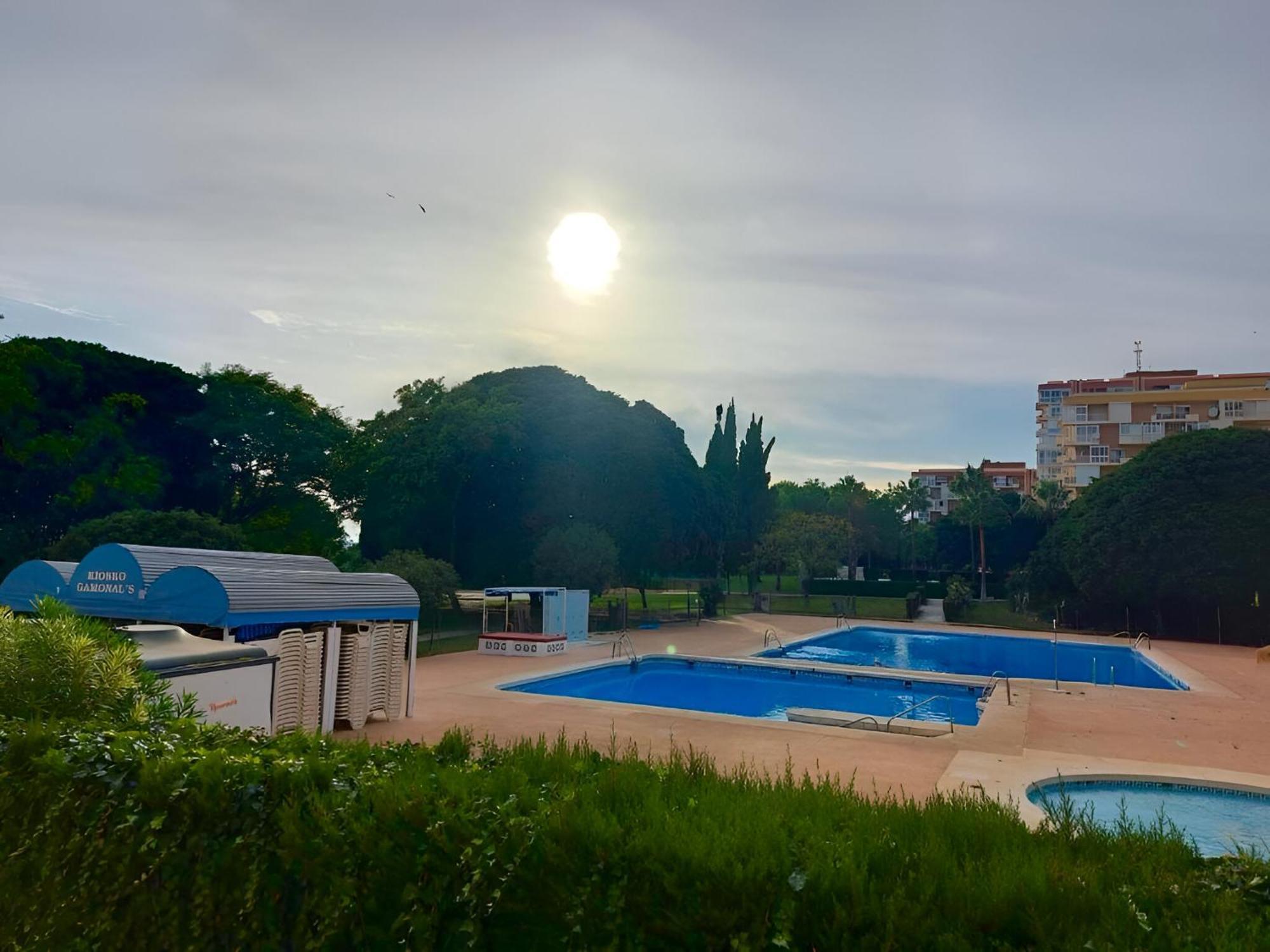 Luxury Suites Sunset Beach Benalmadena Bagian luar foto