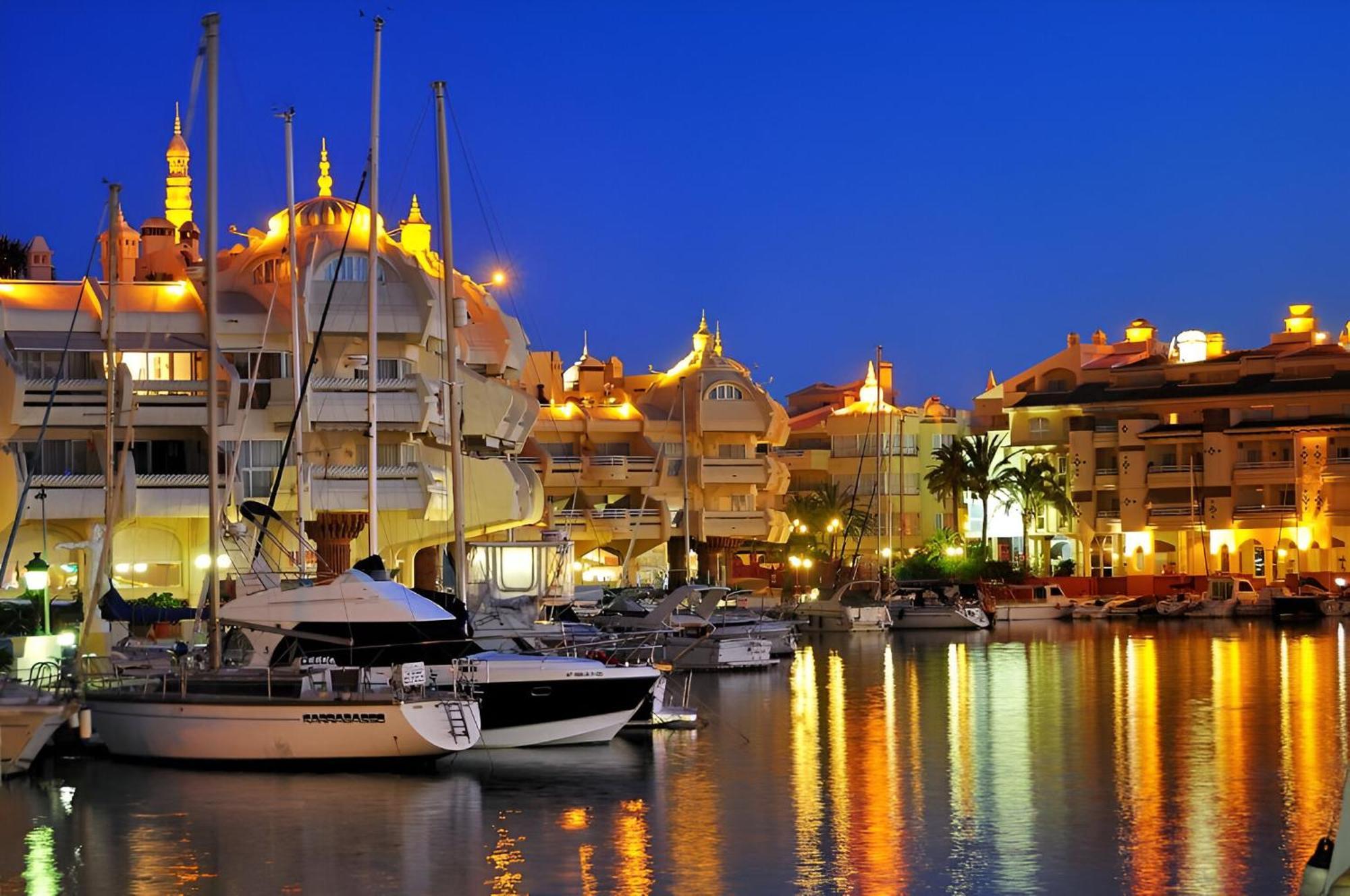 Luxury Suites Sunset Beach Benalmadena Bagian luar foto